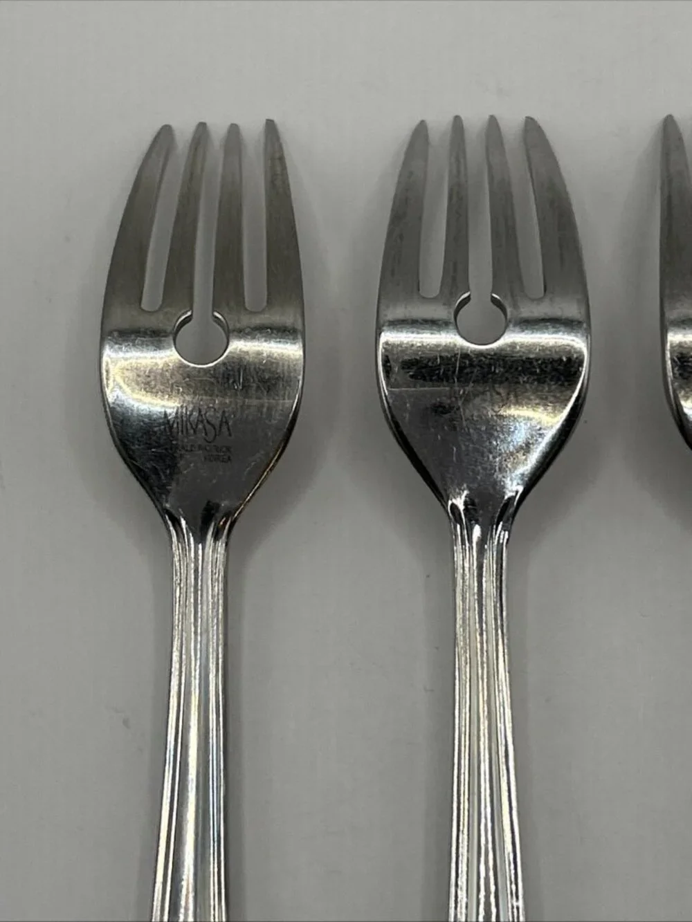 4 Salad Forks Mikasa Gerald Patrick CLASSICO SATIN 18/8 Stainless Korea 6 3/8